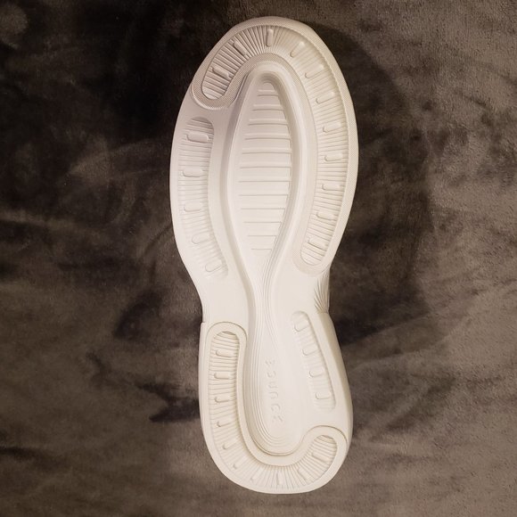 🔥Host Pick🔥NEW Adidas Alphaedge+ IF7291 Men's White Sz 9.5 - Picture 3 of 10